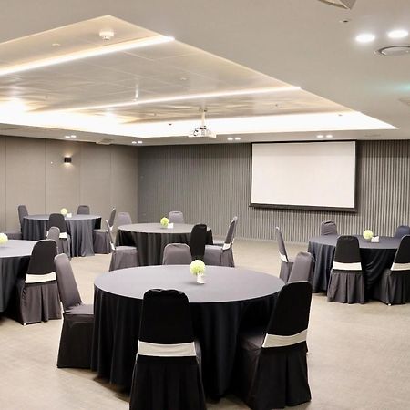 Crown Hotel Changwon Exterior photo