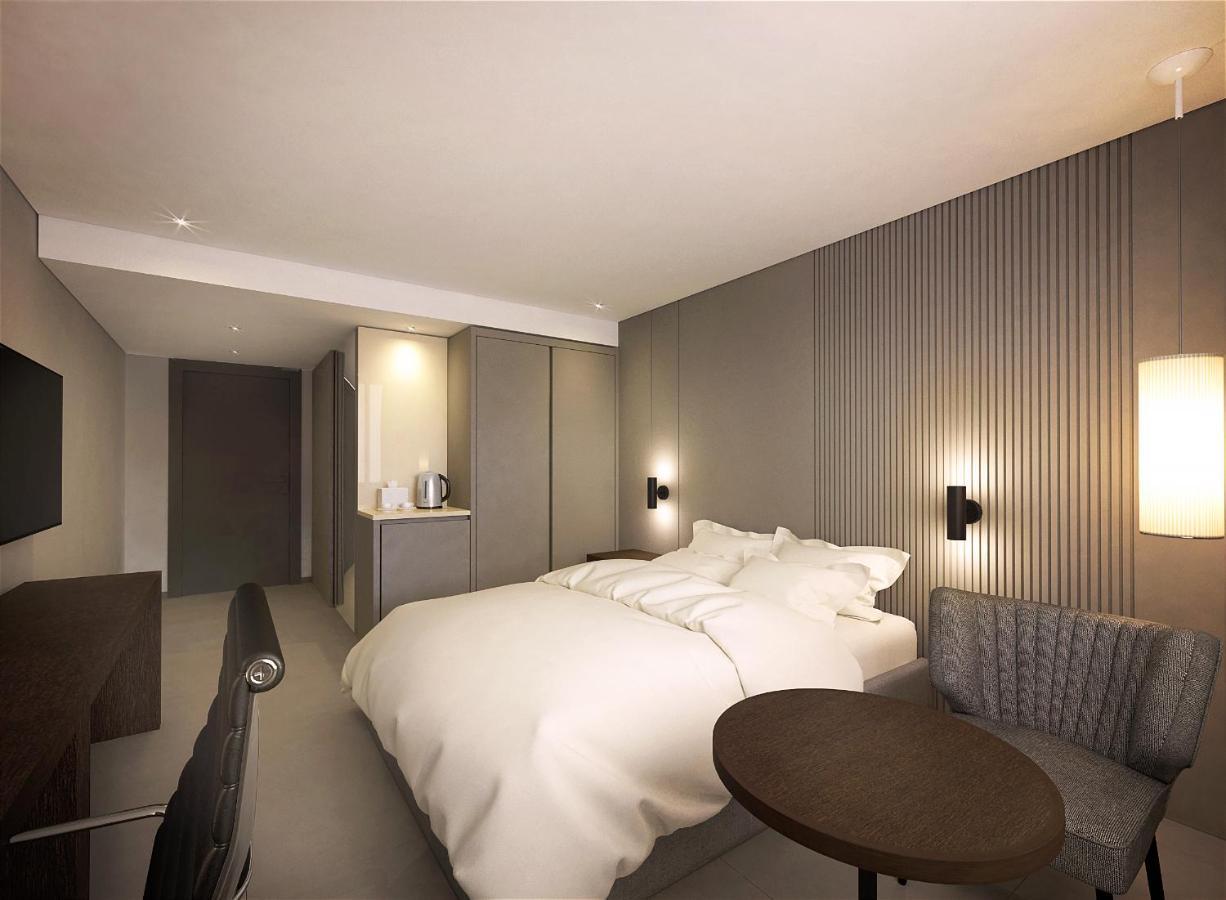 Crown Hotel Changwon Exterior photo