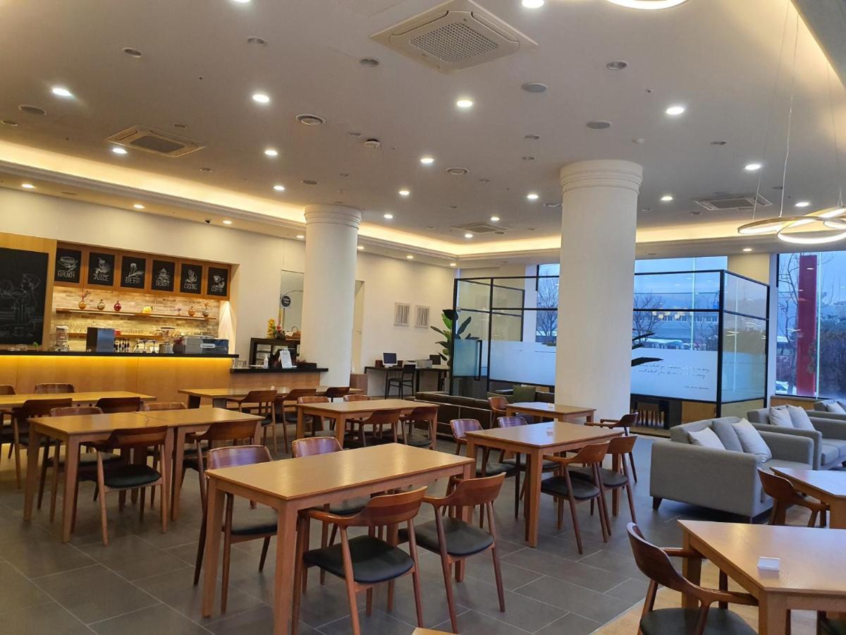 Crown Hotel Changwon Exterior photo
