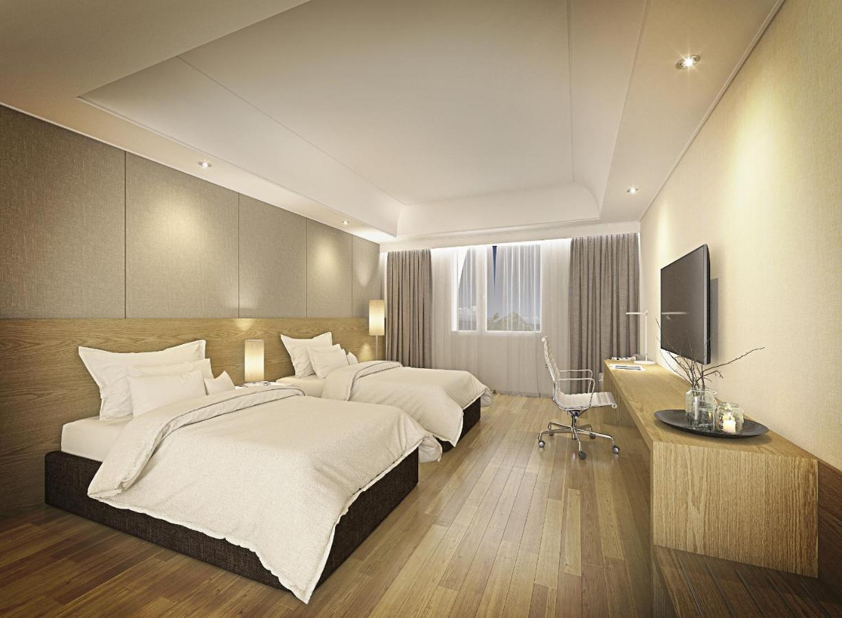 Crown Hotel Changwon Exterior photo