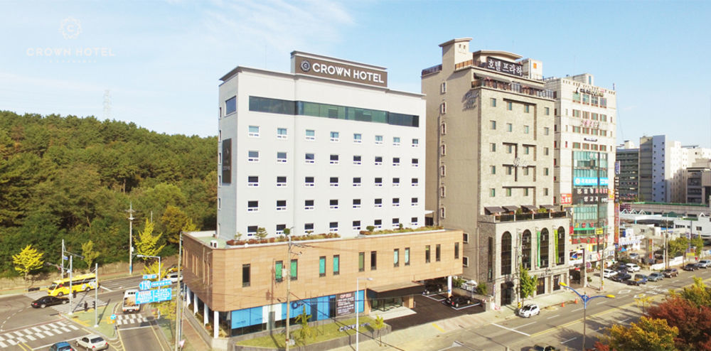 Crown Hotel Changwon Exterior photo