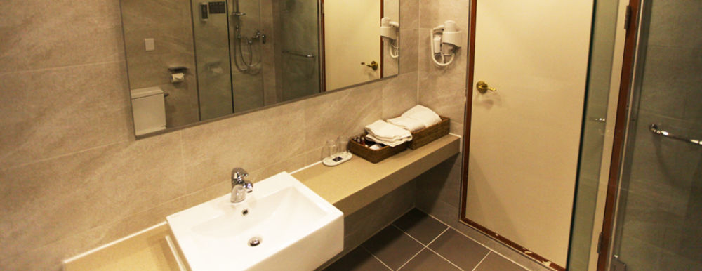 Crown Hotel Changwon Exterior photo